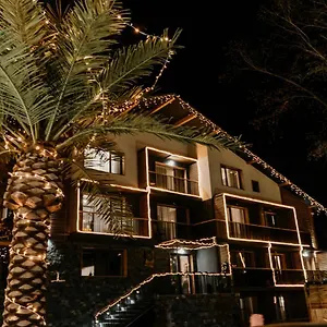 https://utopia-forest.burgashotels.net